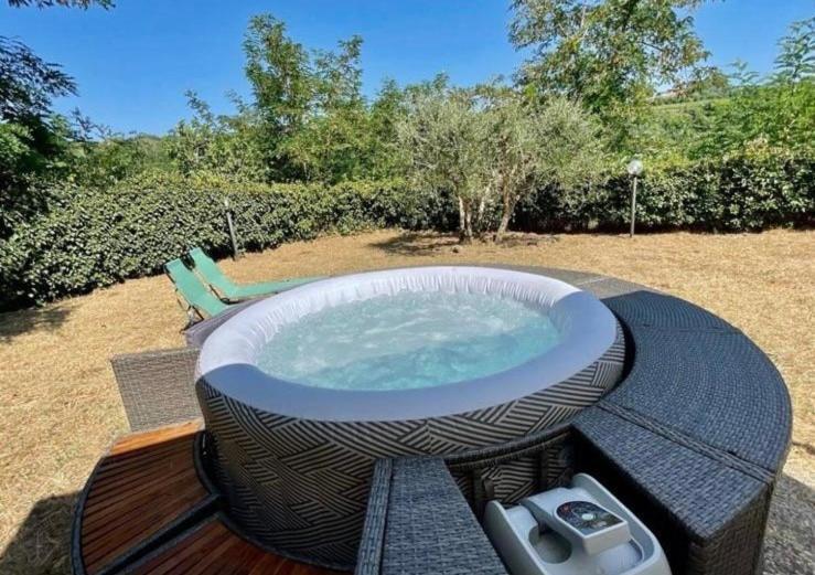Rustico Jacuzzi & Wine Apartment La Collina Екстериор снимка